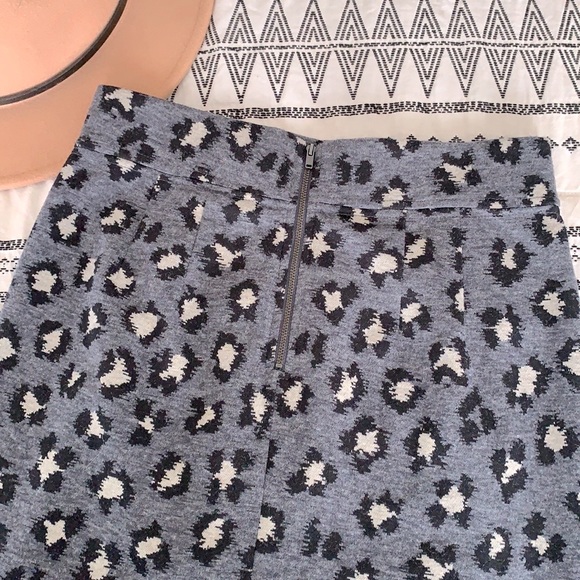 Ann Taylor Loft Leopard Pencil Skirt | Size: S | Color: Gray, Black & Beige - Picture 6 of 8